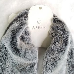 Aspen faux fur scarf